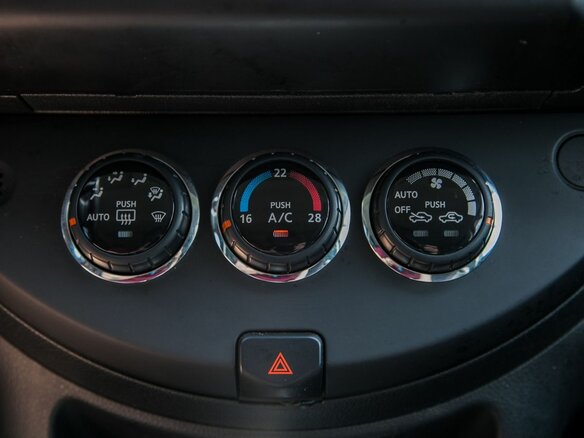 2010 Nissan Note I Рестайлинг, коричневый - вид 21