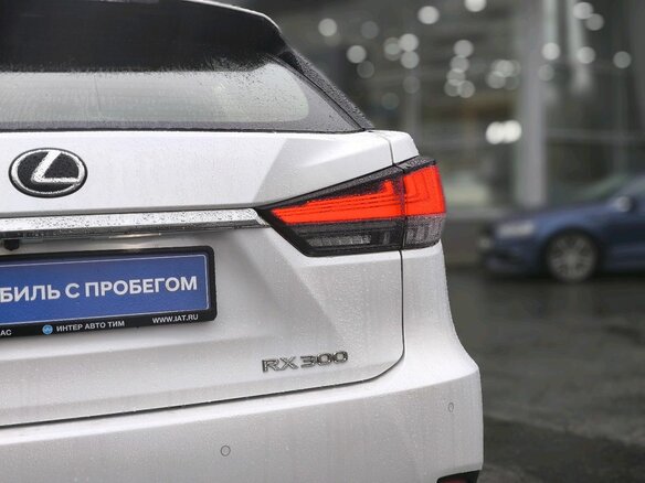 2021 Lexus RX 300 IV Рестайлинг, белый, 4600000 рублей - вид 19
