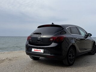 2013 Opel Astra J Рестайлинг, чёрный, 950000 рублей, вид 3