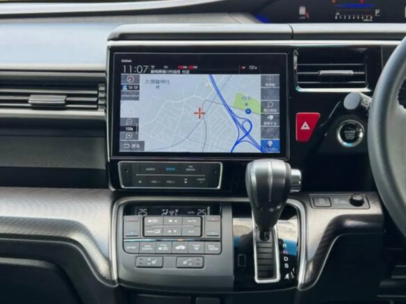 2021 Honda Stepwgn Spada V Рестайлинг, белый, 1897000 рублей - вид 23