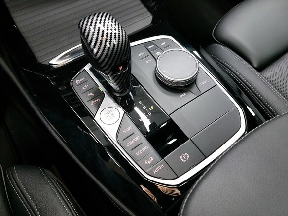 2025 BMW X4 20i II (G02) Рестайлинг, белый, 8150000 рублей - вид 15