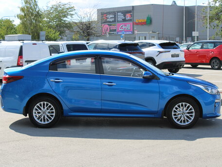 2019 Kia Rio IV, синий, 1639000 рублей, вид 4