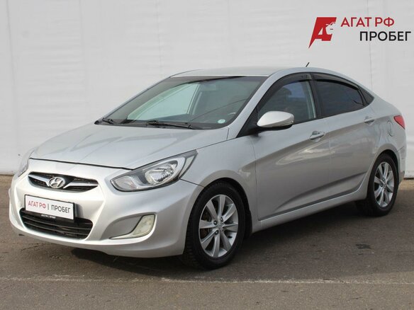 2011 Hyundai Solaris I, серебристый, 795000 рублей