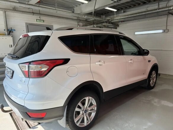 2016 Ford Kuga II Рестайлинг, белый, 1550000 рублей - вид 14