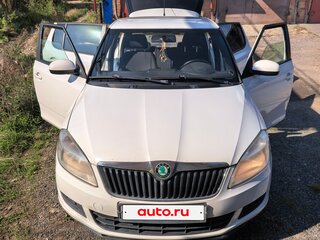 2011 Skoda Fabia II Рестайлинг, белый, 420000 рублей, вид 1