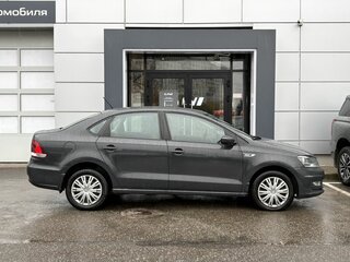 2016 Volkswagen Polo V Рестайлинг, серый, 999000 рублей, вид 4