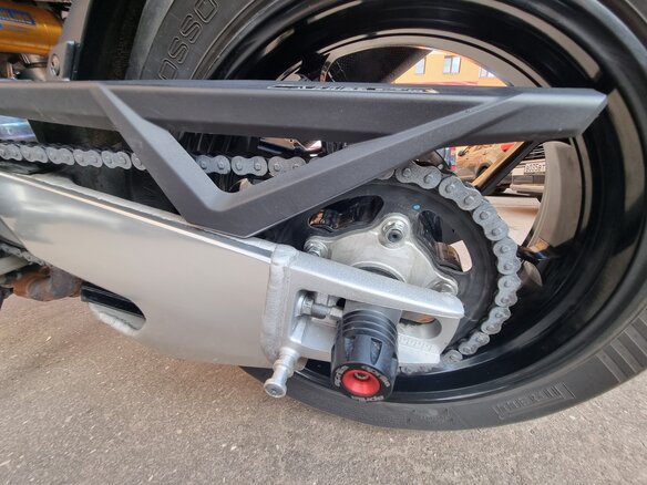 2024 Aprilia Tuono V4, красный, 1930000 рублей - вид 12