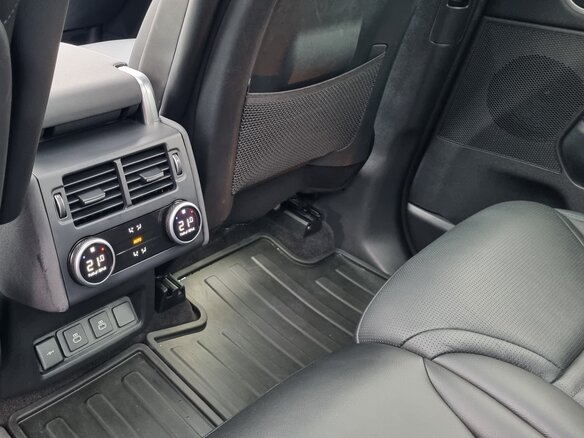 2024 Land Rover Discovery P300 V Рестайлинг, белый, 6390000 рублей - вид 24