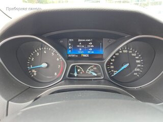 2017 Ford Focus III Рестайлинг, серебристый, 1100000 рублей, вид 4