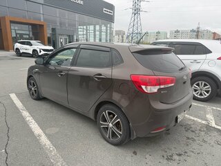 2015 Kia Rio III Рестайлинг, коричневый, 1199000 рублей, вид 3
