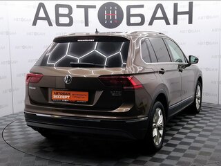 2017 Volkswagen Tiguan II, коричневый, 2460000 рублей, вид 3