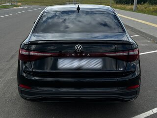2024 Volkswagen Jetta VII Рестайлинг 2, чёрный, 2235000 рублей, вид 4