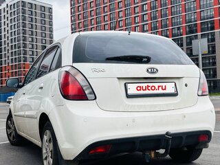 2011 Kia Rio II Рестайлинг, белый, 550000 рублей, вид 3