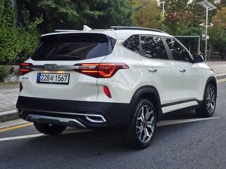 2022 Kia Seltos I, серый, 1600000 рублей, вид 3