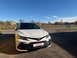 2023 Toyota Camry VIII (XV70) Рестайлинг, белый, 3750000 рублей, вид 2