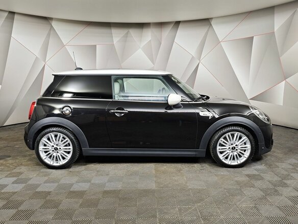 2021 Mini Hatch Cooper S III (F55/F56) Рестайлинг, чёрный - вид 5