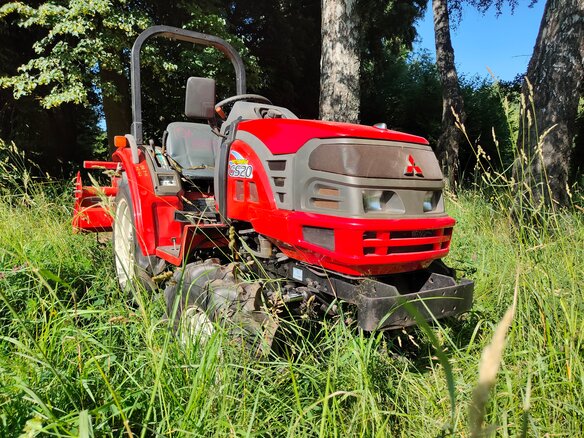2005 Mitsubishi MT-20, красный