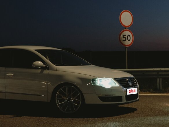 2010 Volkswagen Passat B6, белый, 799999 рублей - вид 2