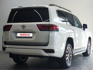2022 Toyota Land Cruiser 300 Series, белый, 12900000 рублей, вид 5