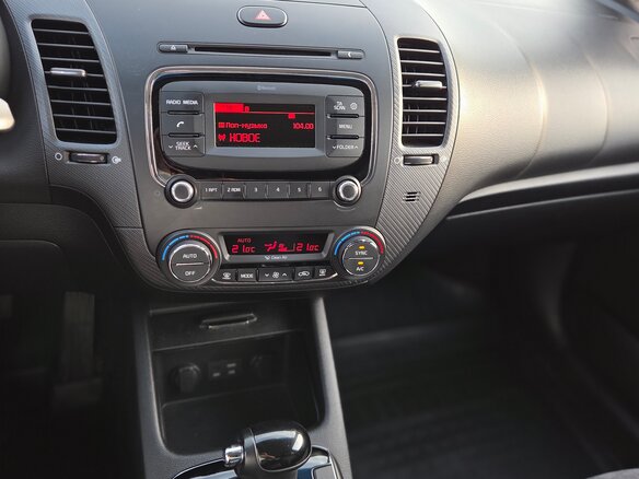 2017 Kia Cerato III Рестайлинг (Classic), белый, 1590000 рублей - вид 31