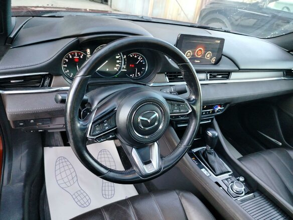 2020 Mazda 6 III (GJ) Рестайлинг 2, красный, 2450000 рублей - вид 9