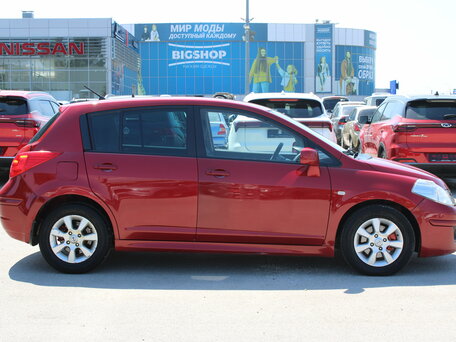 2011 Nissan Tiida I Рестайлинг, красный, 759000 рублей, вид 4