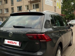 2017 Volkswagen Tiguan II, серый, 2200000 рублей, вид 2