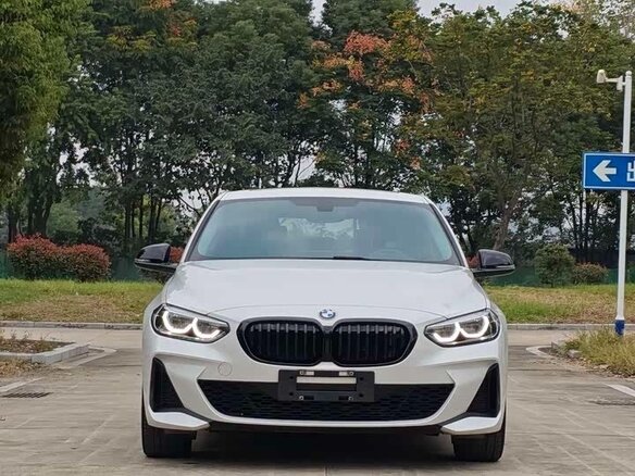 2023 BMW 1 серии 120i III (F52) Рестайлинг, белый, 1710001 рублей - вид 1