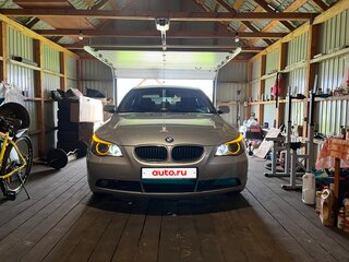 2004 BMW 5 серии 520i V (E60/E61), серебристый, 780000 рублей, вид 1