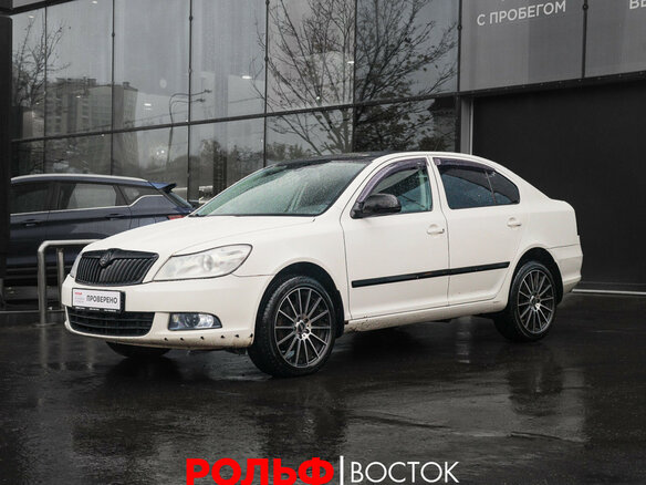 2011 Skoda Octavia DSG7 II (A5) Рестайлинг, белый, 650000 рублей