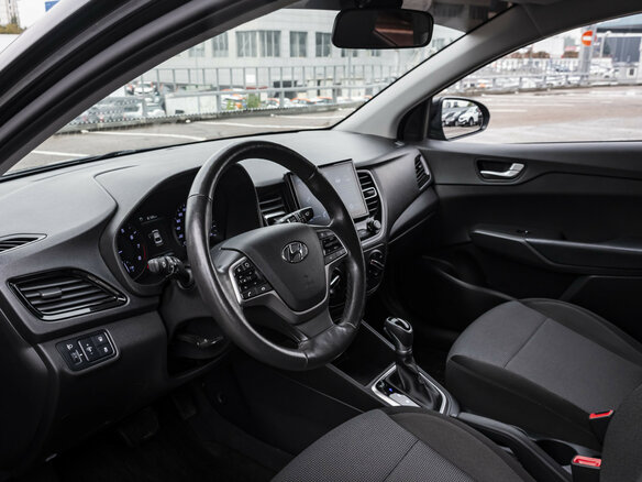 2021 Hyundai Solaris II Рестайлинг, чёрный, 1538000 рублей - вид 8