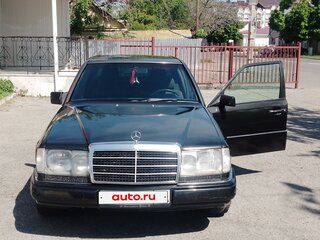 1990 Mercedes-Benz W124 230 4-speed, чёрный, 380000 рублей, вид 1