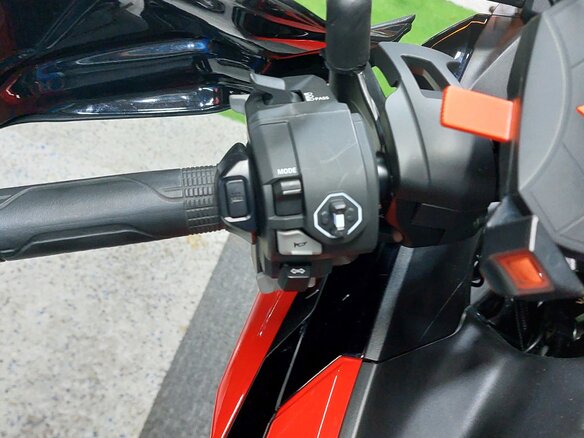 2025 Honda NC 750X, красный, 1200000 рублей - вид 8