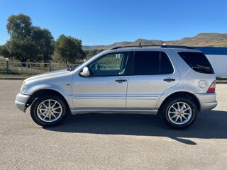 1999 Mercedes-Benz M-Класс 320 I (W163), серебристый, 520000 рублей, вид 4