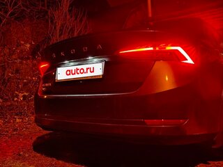 2021 Skoda Octavia IV (A8), зелёный, 2350000 рублей, вид 2