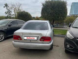 1998 Mercedes-Benz E-Класс 200 II (W210, S210), серебристый, 320000 рублей, вид 3