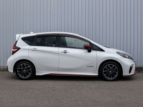 2017 Nissan Note Nismo e-Power II Рестайлинг, белый, 1479000 рублей - вид 4