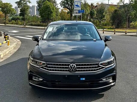 2025 Volkswagen Magotan B8 Рестайлинг, чёрный, 2423000 рублей, вид 2