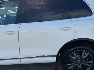 2011 Volkswagen Touareg II, белый, 1900000 рублей, вид 4