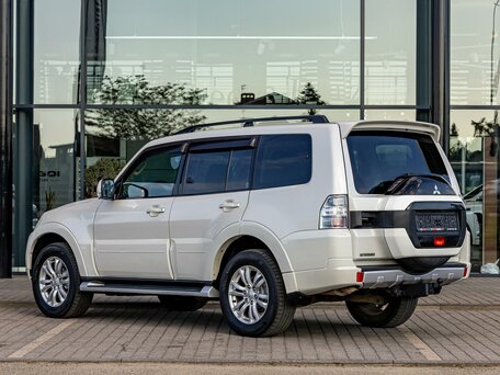 2018 Mitsubishi Pajero IV Рестайлинг 2, белый, 2555000 рублей, вид 4
