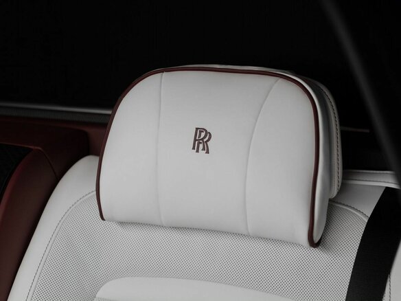 2026 Rolls-Royce Cullinan Black Badge I Рестайлинг (Series II), синий, 78125000 рублей - вид 15