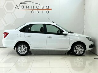 2026 Lada (ВАЗ) Granta I Рестайлинг, белый, 1094000 рублей, вид 5