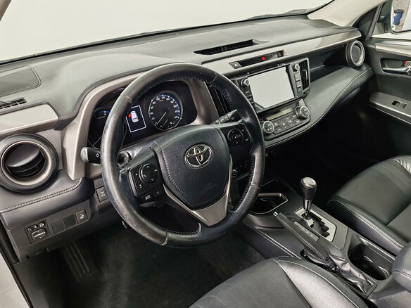 2018 Toyota RAV4 IV (XA40) Рестайлинг, белый, 2075000 рублей - вид 13