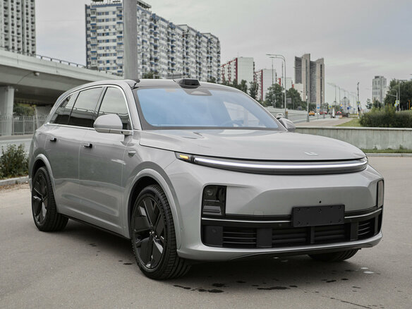 2025 Li Auto (Lixiang) L7 52.3 kWh I Рестайлинг, серебристый - вид 2