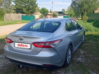 2019 Toyota Camry VIII (XV70), серебристый, 2850000 рублей, вид 4