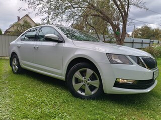 2018 Skoda Octavia III (A7) Рестайлинг, белый, 1750000 рублей, вид 2