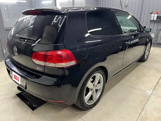 2010 Volkswagen Golf VI, чёрный, 900000 рублей, вид 4