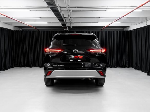 2026 Toyota Highlander IV (XU70), чёрный - вид 2