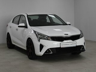 2021 Kia Rio IV Рестайлинг, белый, 1669900 рублей, вид 1