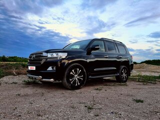2016 Toyota Land Cruiser 200 Series Рестайлинг 2, чёрный, 6750000 рублей, вид 1